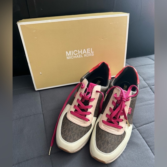 🥳HP🥳NIB Michael Kors Libby Trainers - Picture 7 of 15